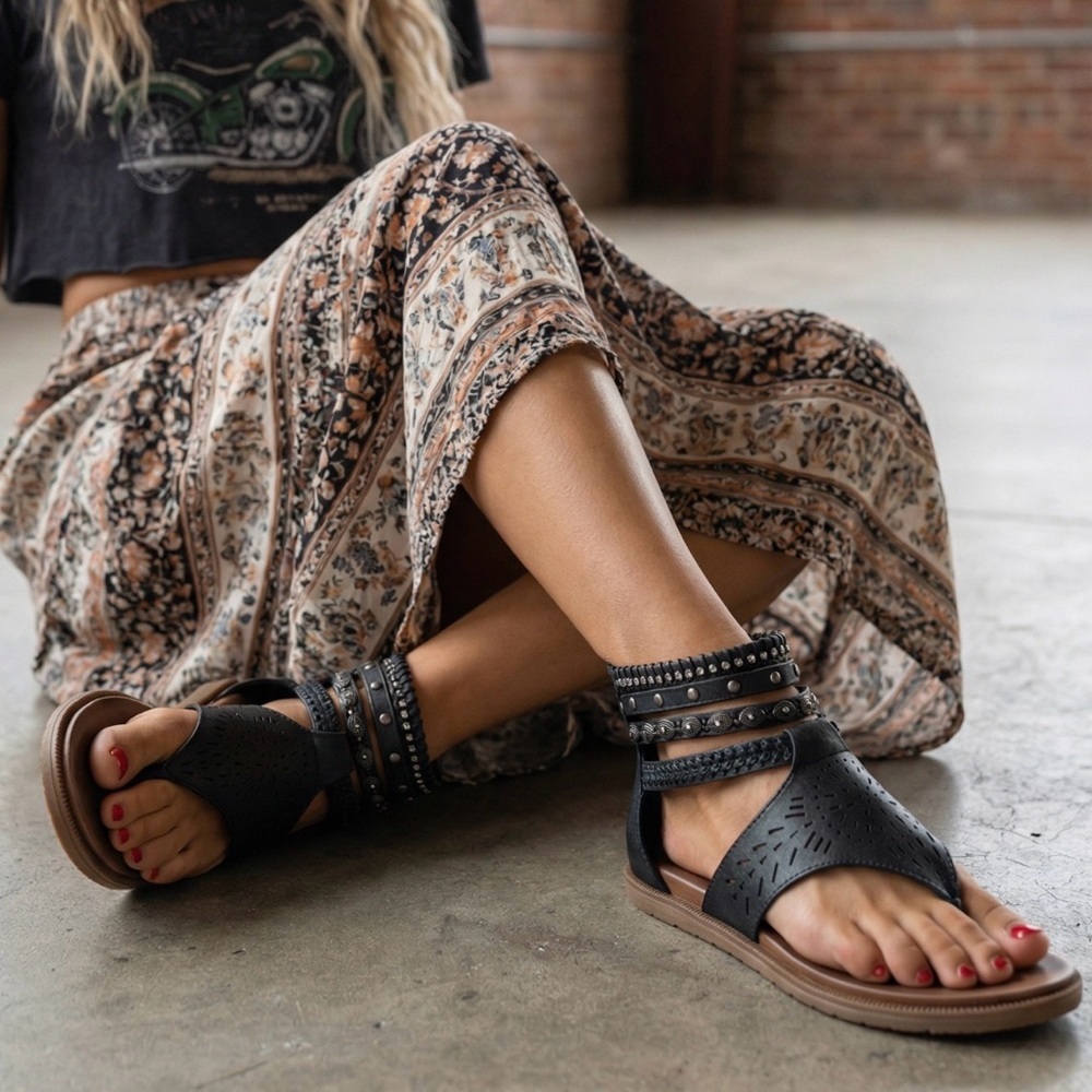 NIB Brand New Very G Mazey Boho Vegan Leather Festival Laser Cut Studded Sandals